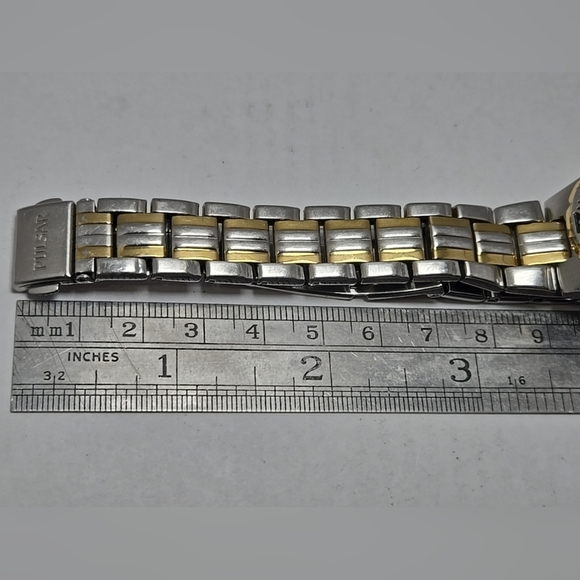 Womens Pulsar VX82-X310 Diver Style Date Watch Gold Silver Two Toned New Battery - Picture 9 of 11